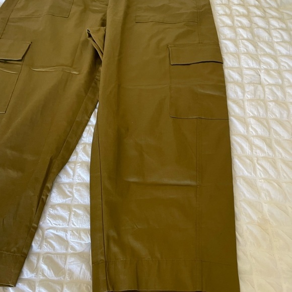 Old Navy Khaki Cargo Pants - Picture 2 of 9